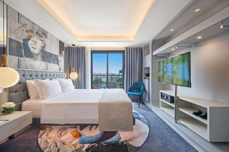 Gate Twenty Two Boutique Hotel - image 1