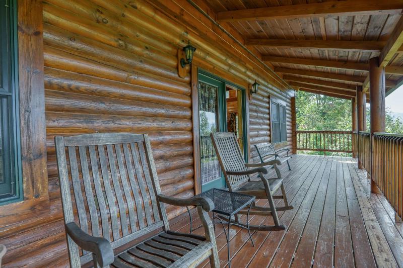Two-Bedroom House image 4
