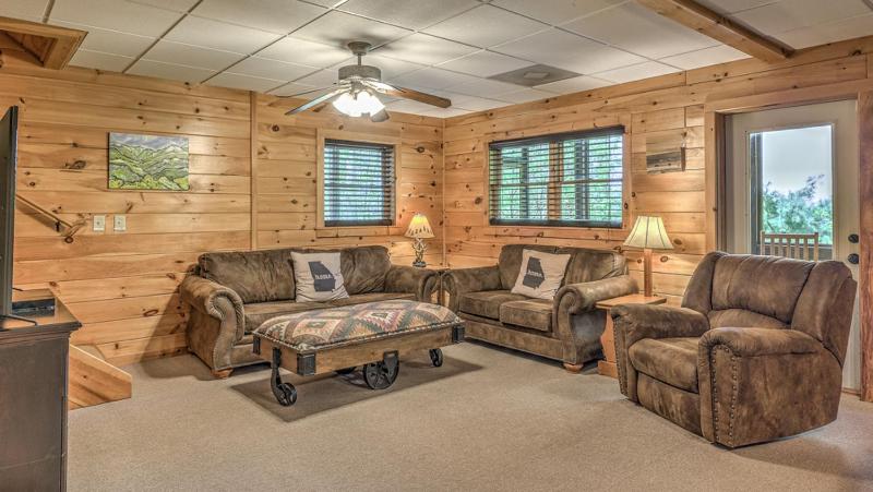 Adventure Us- Aska Area Lake Views Dog Friendly - image 9