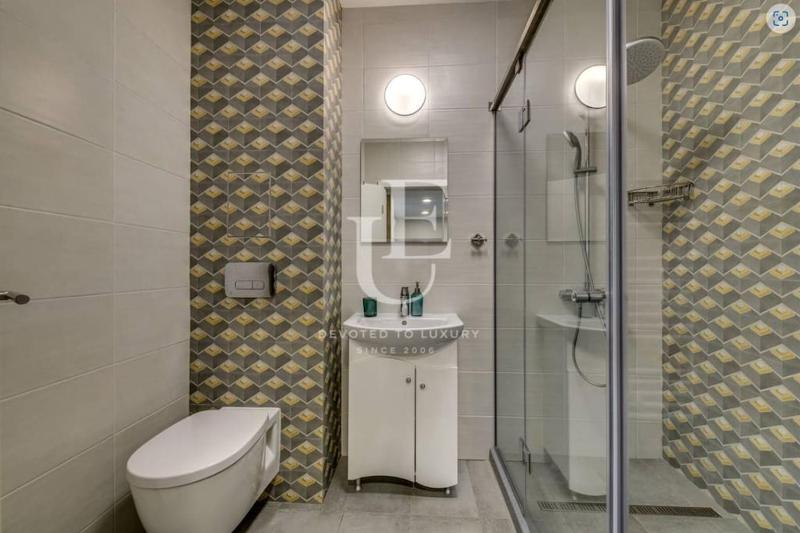Geneva: A charming patio studio with private parking! - image 8
