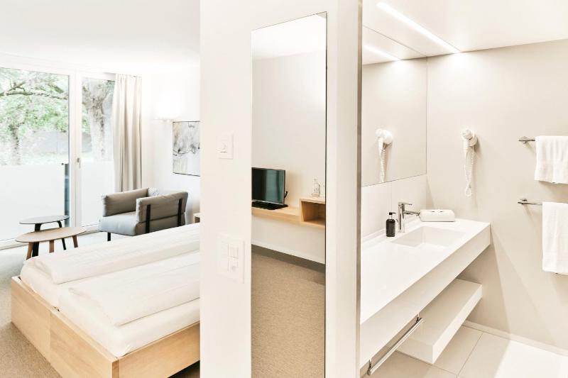 Superior Double Room image 4