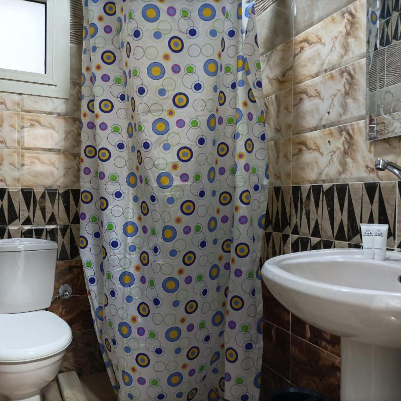 Deluxe King Room image 2