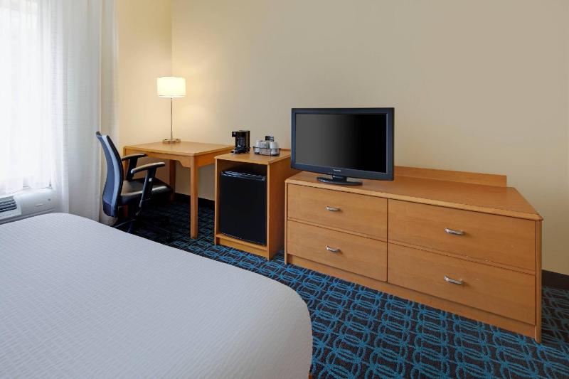 Fairfield Inn & Suites by Marriott Austin-University Area - image 12