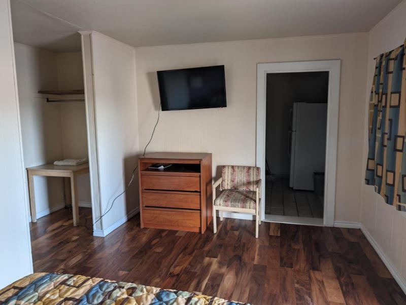 Premium Queen Bed with Kitchenette image 4