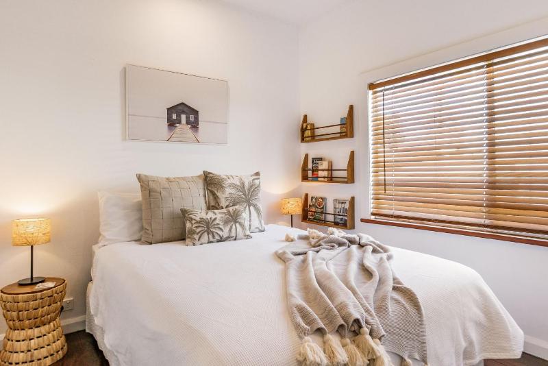 THE Elks - Pet Friendly Home in Town - Holiday Yamba - image 9