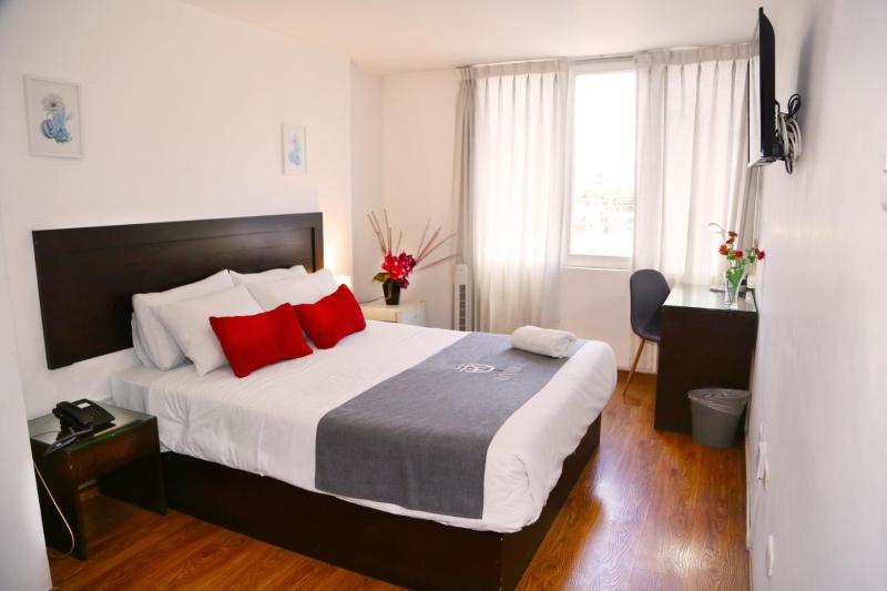 Standard Double Room image 2