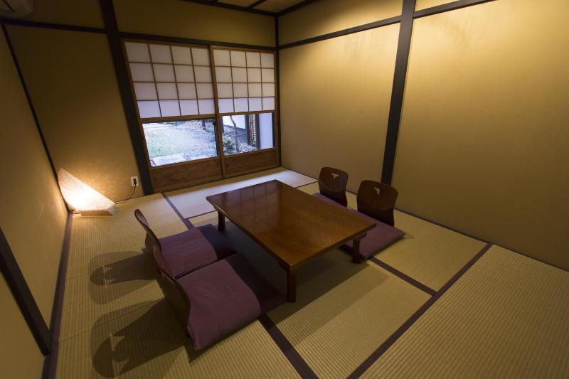 Shirafuji-an Modern Private Machiya in Central Kyoto - image 3