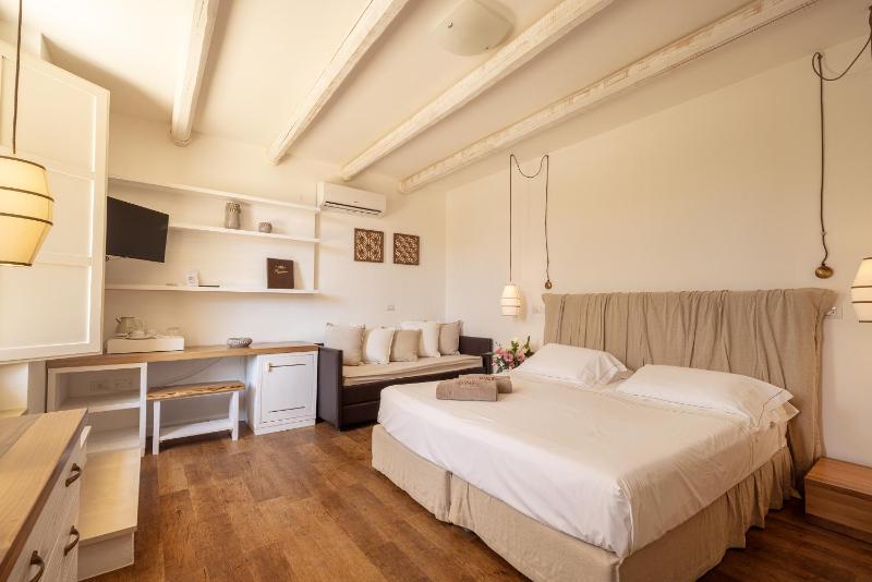 Triple Room (3 Adults) image 4
