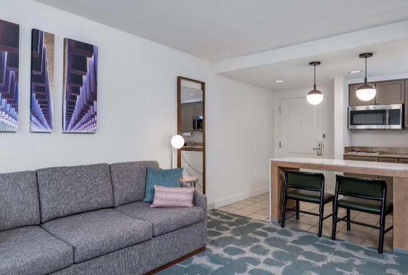 One-Bedroom Queen Suite with Two Queen Beds - Non-Smoking image 4