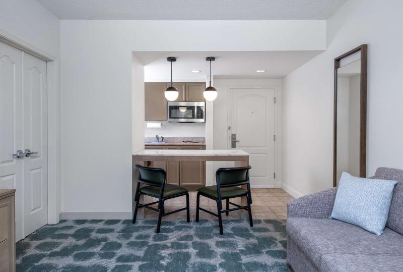One-Bedroom King Suite - Non-Smoking image 4