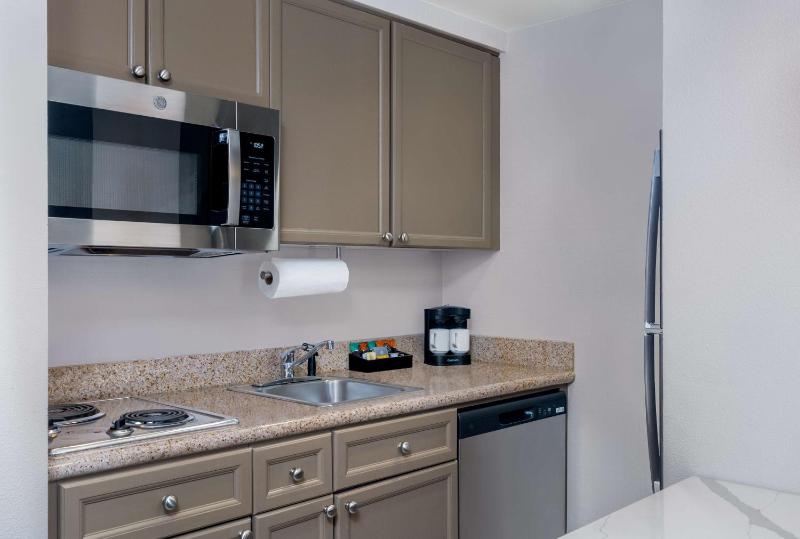 One-Bedroom King Suite - Non-Smoking image 3
