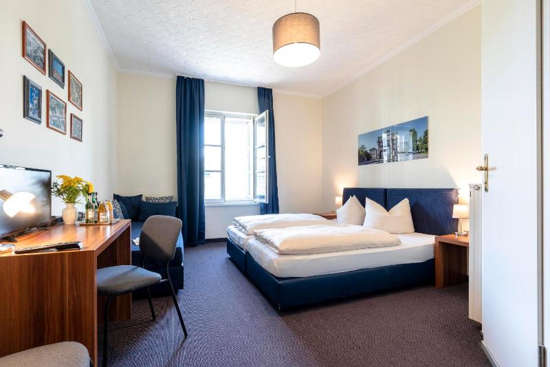 Double or Twin Room with Shower image 3