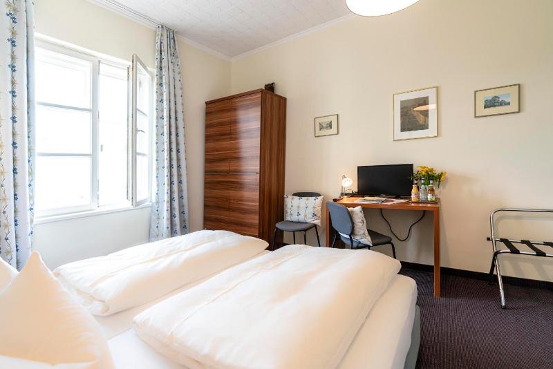 Double or Twin Room with Shower image 4