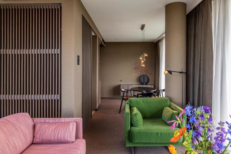 Suite with Hot Tub image 1