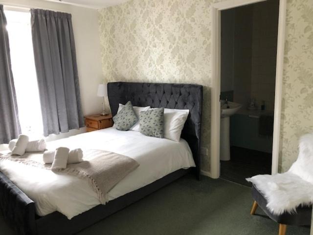 Double Room with Private Bathroom image 2