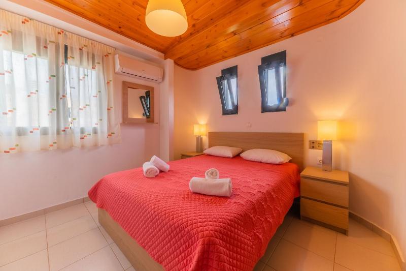 Superior One Bedroom Apartment (4 Adults) image 3