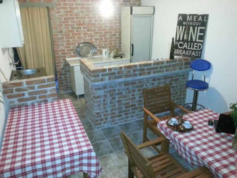 Quadruple Room with Shared Bathroom image 3