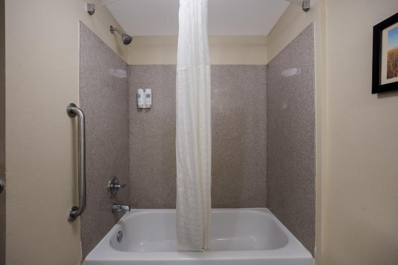King Room - Non-Smoking image 2