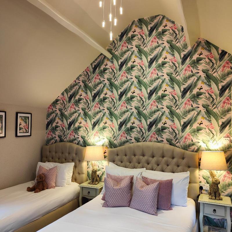 Triple Room with Private Bathroom image 1