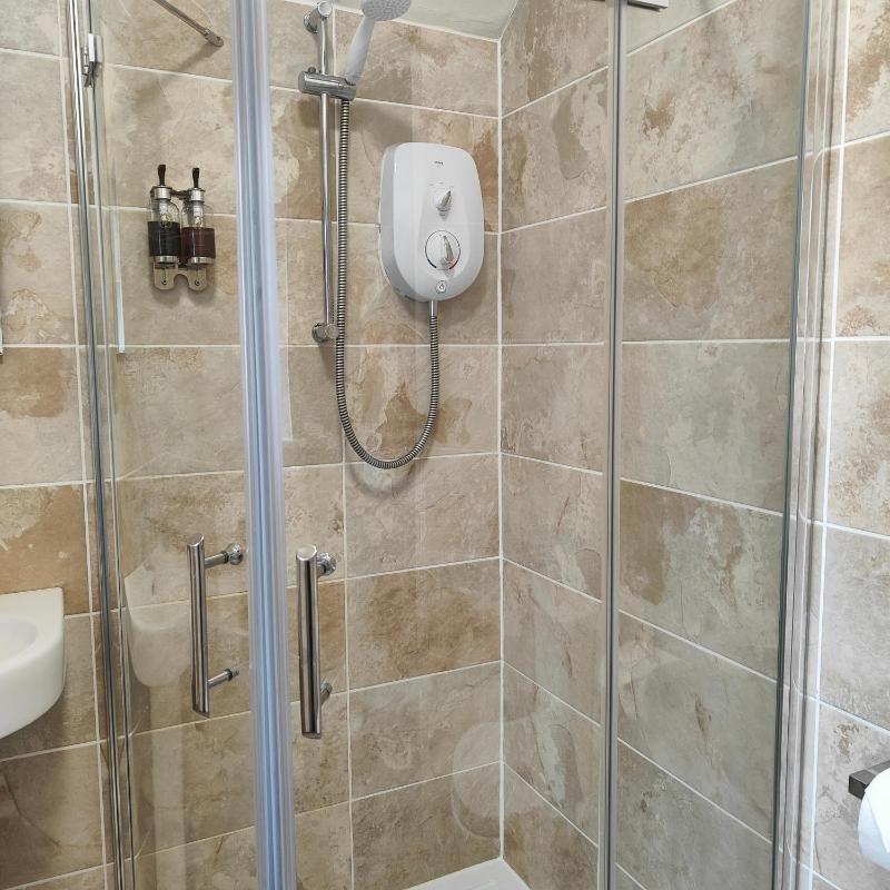 Triple Room with Private Bathroom image 3