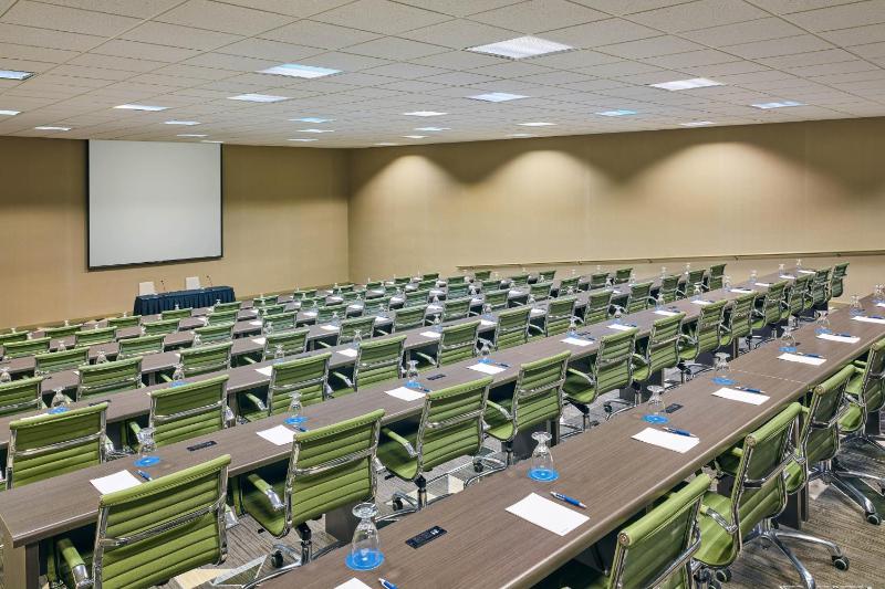 Sheraton Tucson Hotel & Suites - image 26