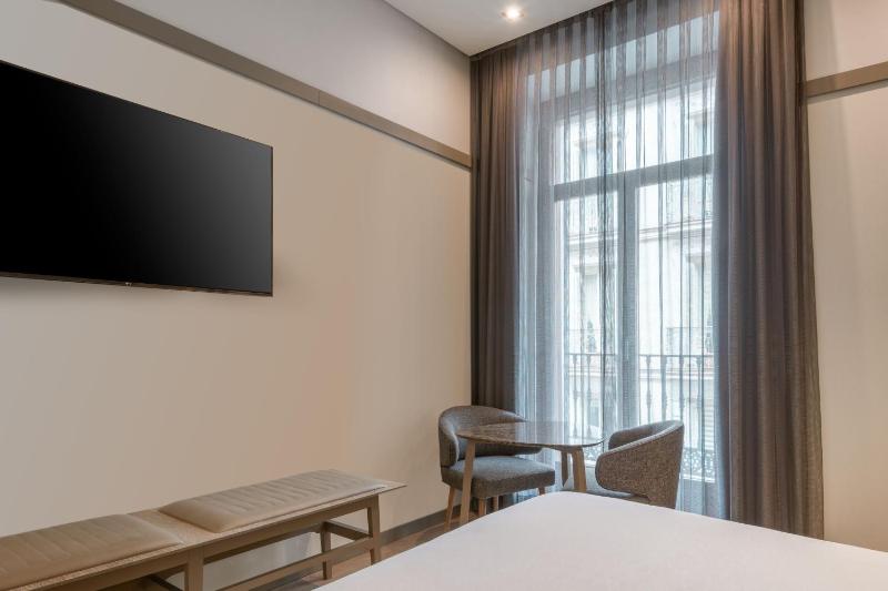 Standard room, Guest room, 1 King image 4