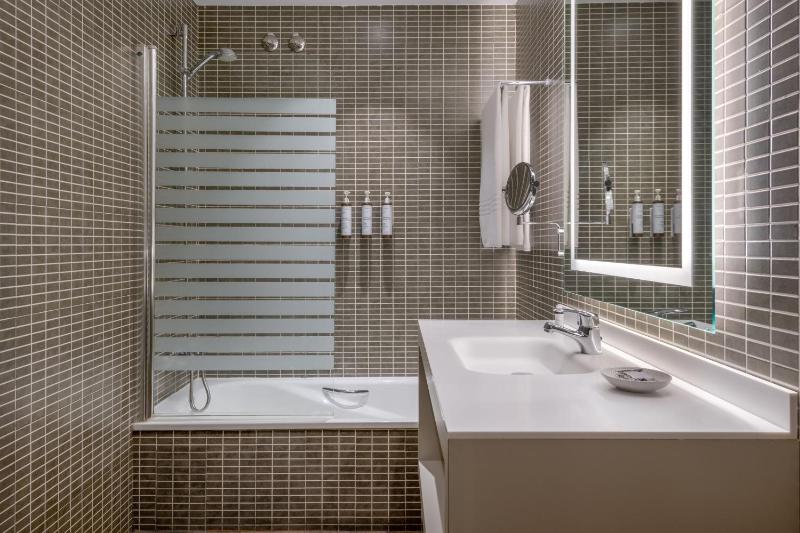 Superior Twin Room image 2