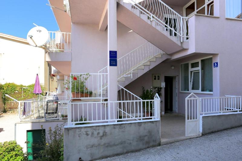 Apartments by the sea Baska Voda Makarska - 21774 - image 3