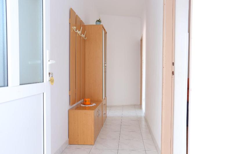 Apartments by the sea Baska Voda Makarska - 21774 - image 7