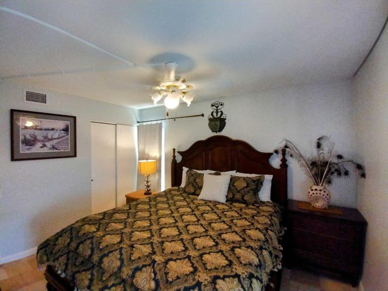 Landfall Towers 71 Condominium Condo - image 14