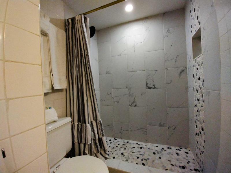 Landfall Towers 71 Condominium Condo - image 21