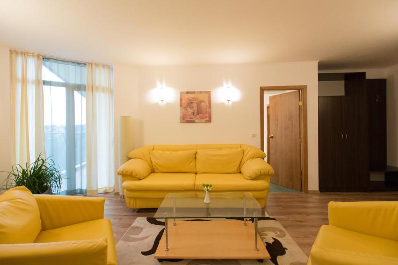 One-Bedroom Apartment image 1