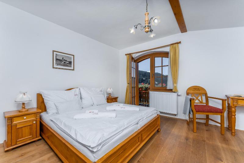 Deluxe Triple Room with Balcony image 1