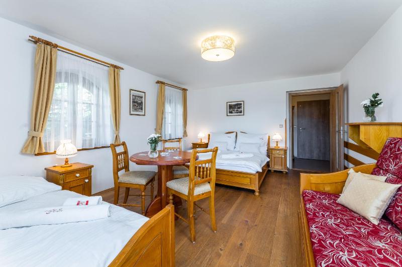Deluxe Double or Twin Room with Mountain View image 1