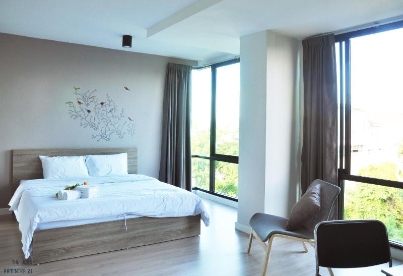 Executive Suite image 3
