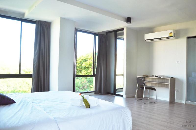 Executive Suite image 2