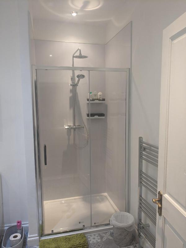 King Room with Separate Private Bathroom image 1