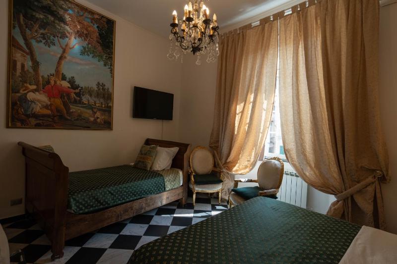 Standard Triple Room image 3