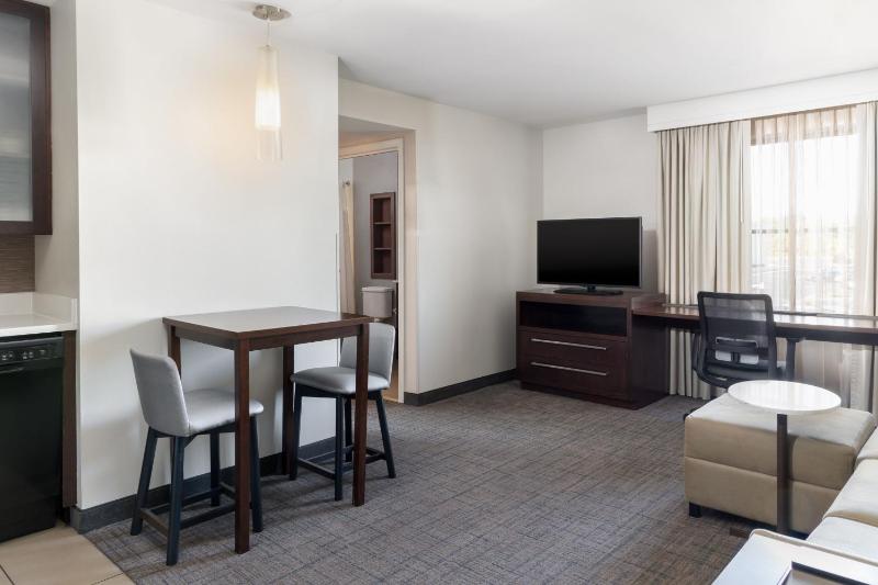 One-Bedroom King Suite with Sofa Bed and Oven image 1