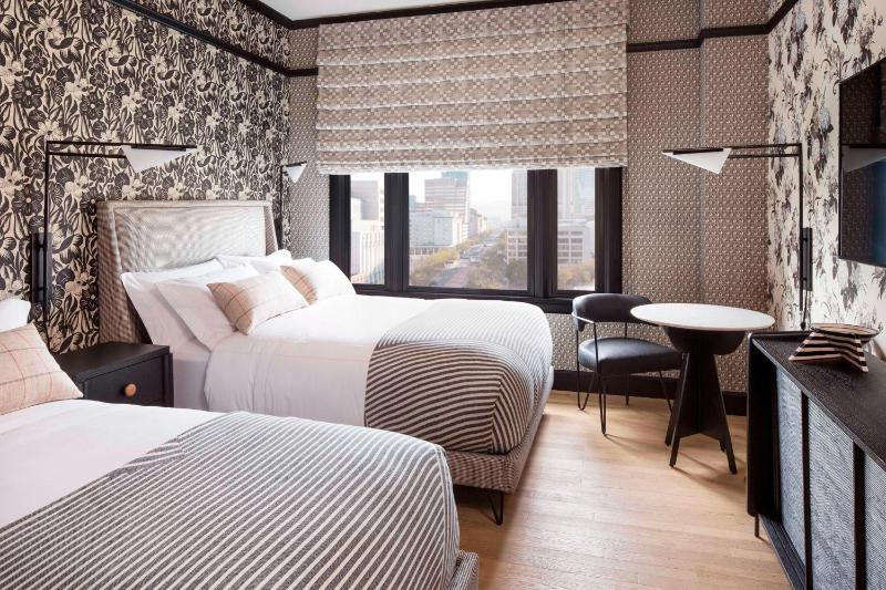 Premier Double Double, Guest room, City view image 3