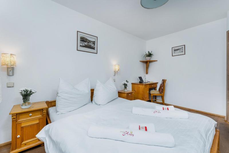 Double Room image 3