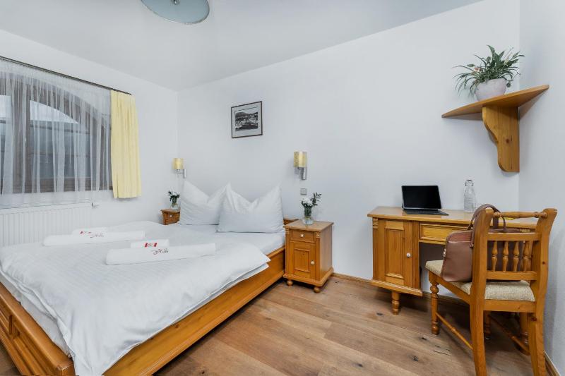 Double Room image 1