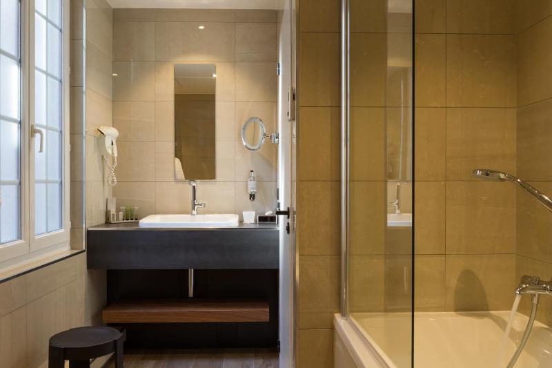 Junior Suite (4 Adults) image 4