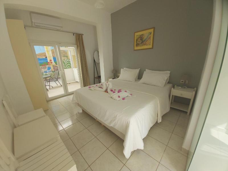 Deluxe King Room image 3