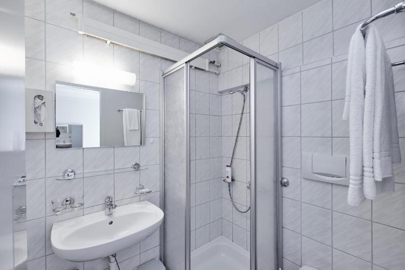 Triple Room image 3