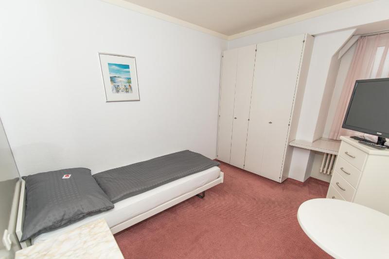 Single Room image 2
