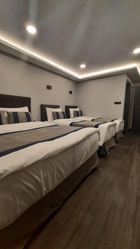 SAND DOOR HOTEL - image 10