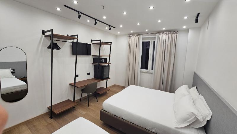 Quadruple Room image 4