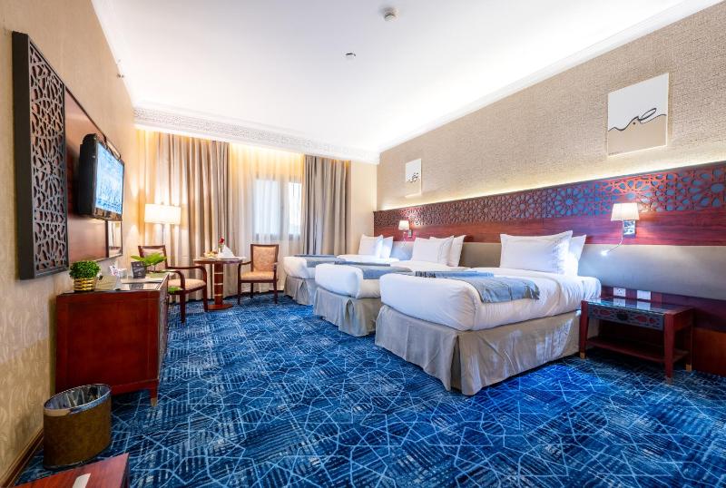 Standard Triple Room image 3