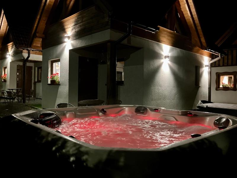 Mała Osada domki z jacuzzi przy gondoli - image 23